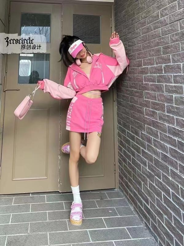 粉色甜辣妹妹夏秋交替时尚穿搭